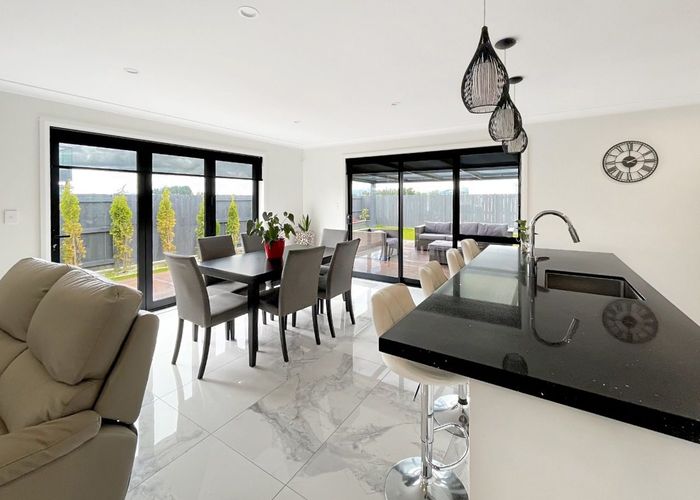  at 104 Johnstone Drive, Fitzherbert, Palmerston North, Manawatu / Whanganui