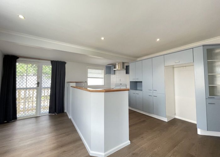  at 4 Chapman Road, Te Atatu Peninsula, Waitakere City, Auckland