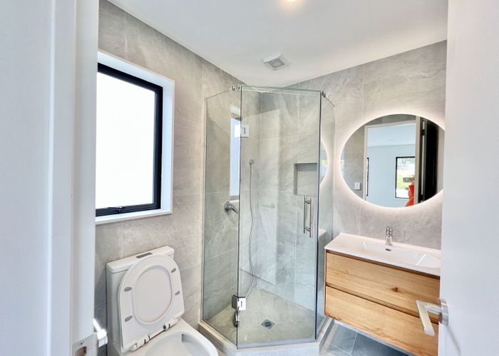  at 7E Serrata Place, Browns Bay, Auckland