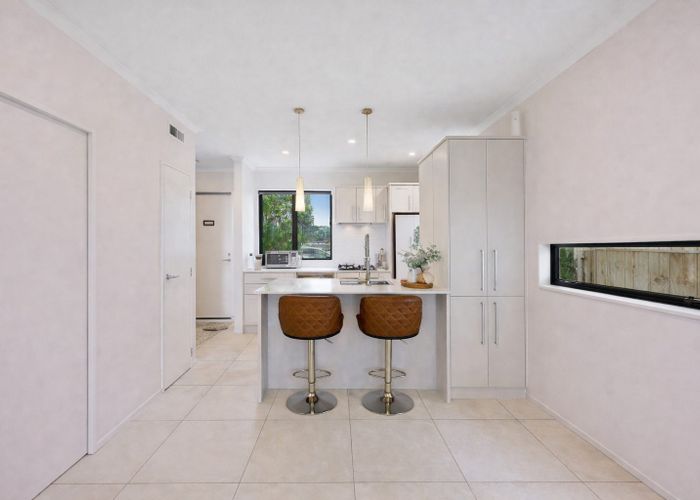  at 10 Kamana Road, Flat Bush, Manukau City, Auckland