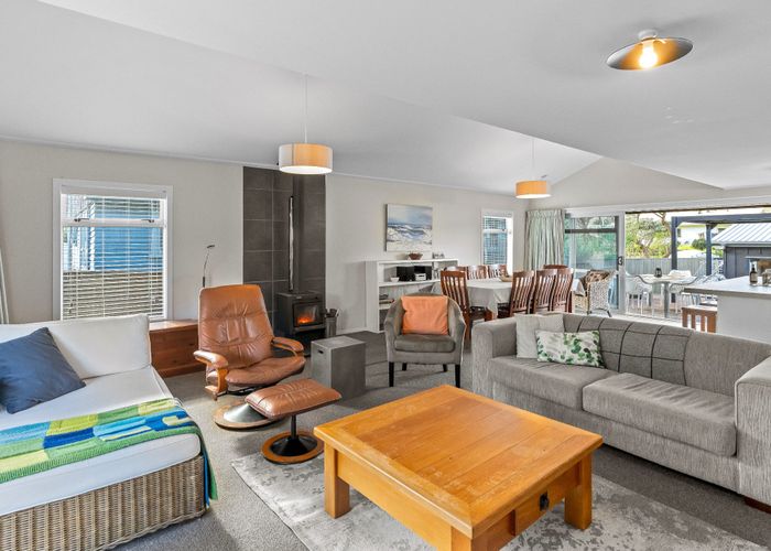  at 6 Kent Avenue, Waitarere Beach, Horowhenua, Manawatu / Whanganui