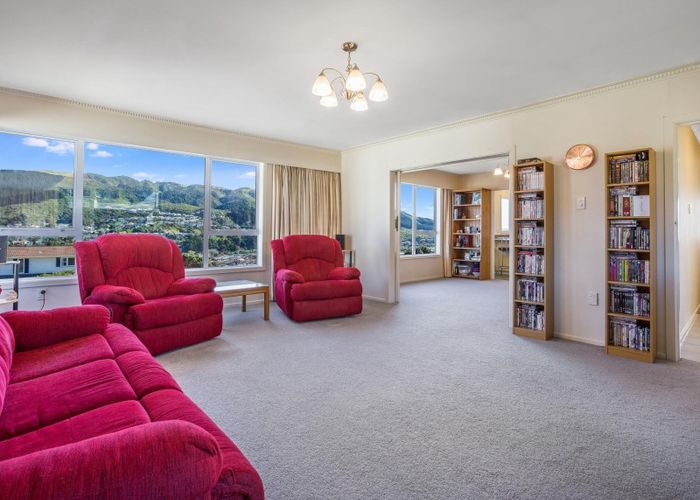  at 2 Spicer Place, Tawa, Wellington