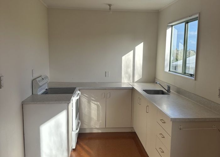  at 2/120 Eskdale Road, Birkdale, North Shore City, Auckland