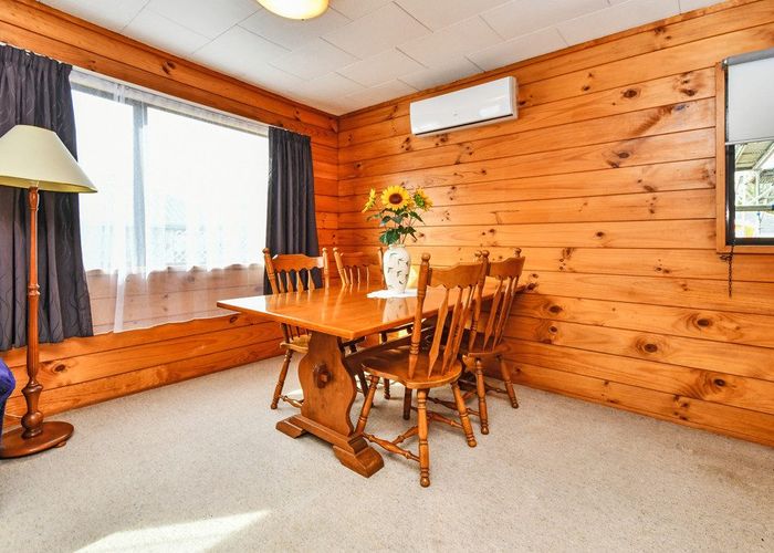  at 2/9 Settlement Road, Papakura, Auckland