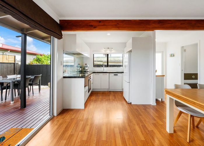  at 2/7 Ranch Avenue, Beach Haven, North Shore City, Auckland