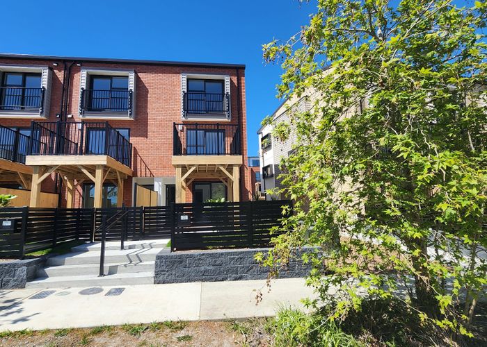  at 25 Falcon Crescent, Hobsonville, Waitakere City, Auckland