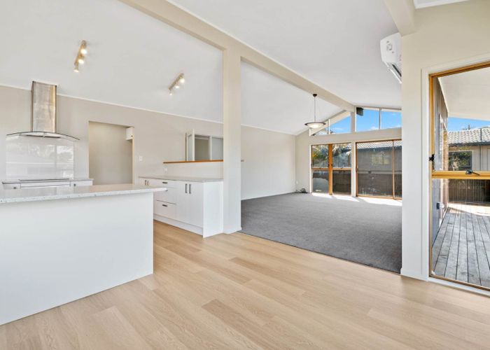  at 10 Commodore Parry Road, Castor Bay, North Shore City, Auckland