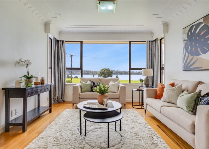  at 65 Kiwi Esplanade, Mangere Bridge, Manukau City, Auckland