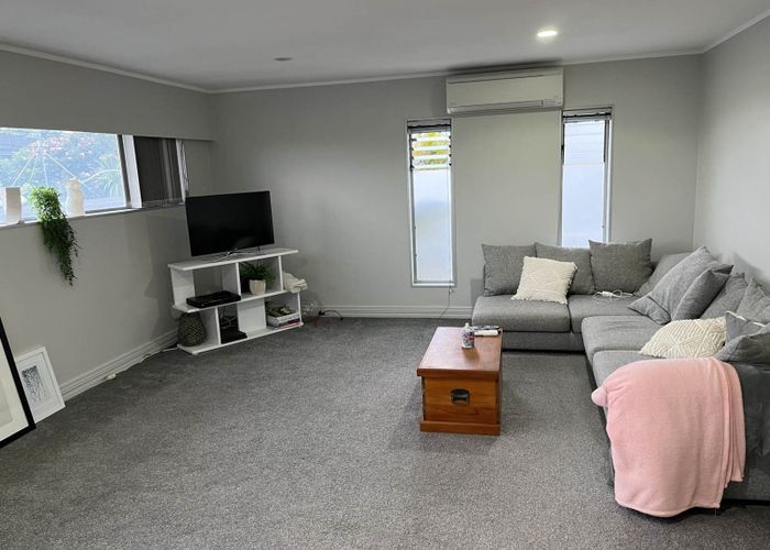  at 2/100 Aberdeen Road, Campbells Bay, North Shore City, Auckland