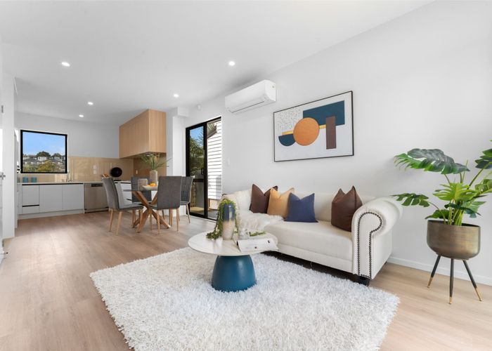  at 6A Julia Place, Totara Vale, North Shore City, Auckland