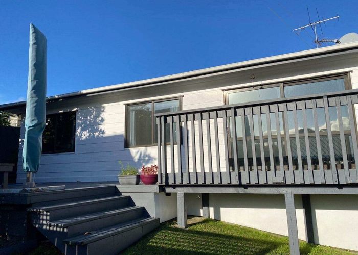  at 11B Heather Pl, Sunnynook, North Shore City, Auckland