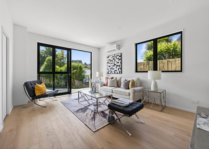  at 18 Woodglen Road, Glen Eden, Waitakere City, Auckland