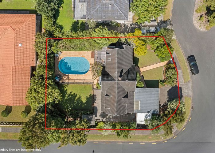  at 2 Fitzpatrick Place, Chatswood, Auckland