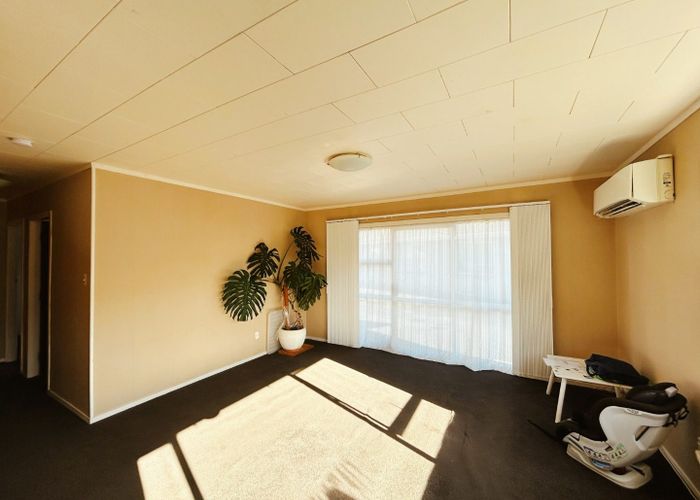  at 2/6 Snead Place, Hamilton East, Hamilton