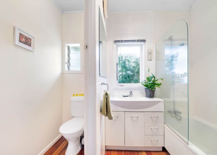  at 1/27 Gazelle Avenue, Beach Haven, Auckland