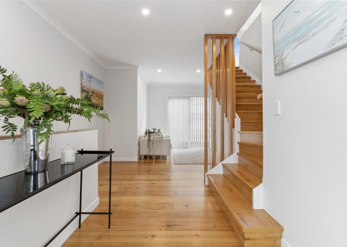  at 2/2 (2A) Milton Road, Northcote Point, North Shore City, Auckland
