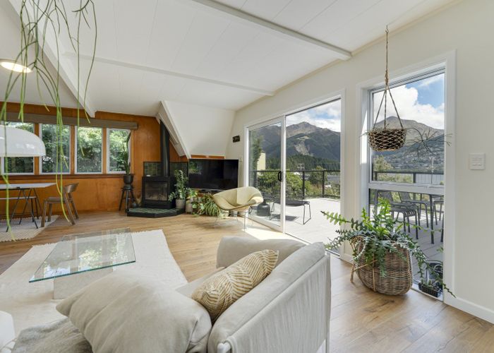  at 696 Peninsula Road, Kelvin Heights, Queenstown
