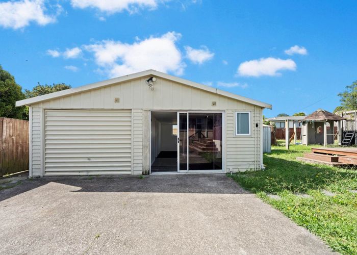  at 41 Thornlow Street, Glendene, Waitakere City, Auckland