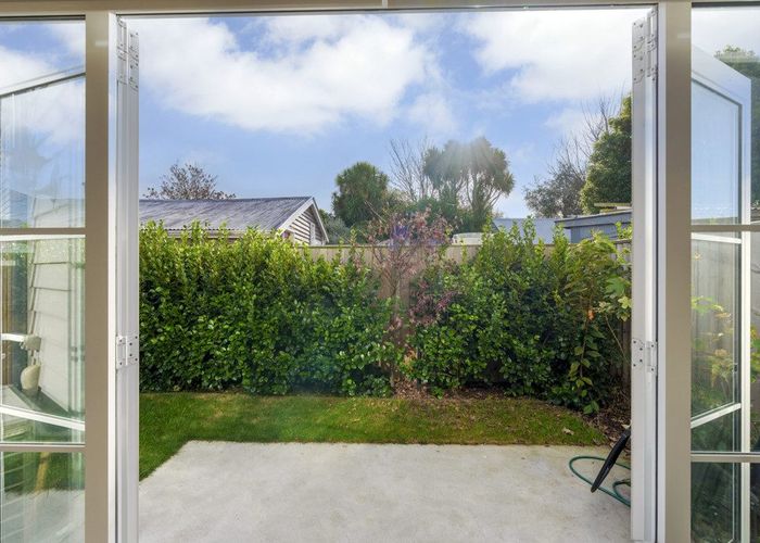  at 4/33 Dickens Street, Addington, Christchurch City, Canterbury