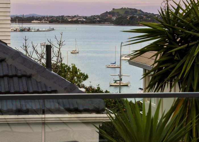  at 2/43 Princes Street, Northcote Point, Auckland
