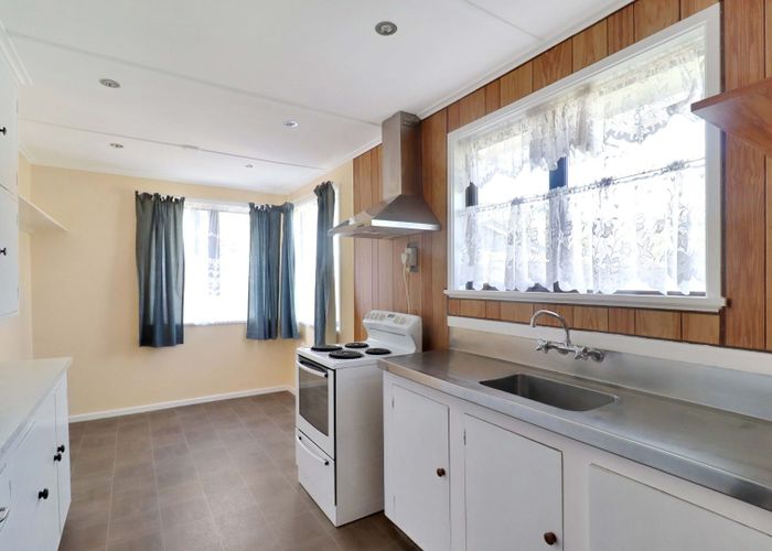  at 384 Cambridge Terrace, Naenae, Lower Hutt, Wellington