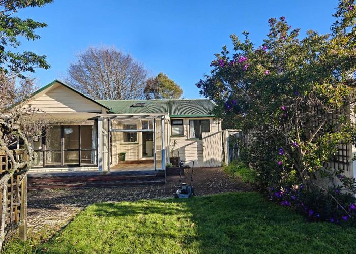  at 27 Fernleigh Avenue, Royal Oak, Auckland City, Auckland