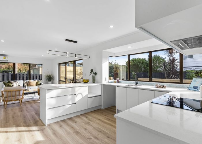  at 5 Raddock Place, Farm Cove, Auckland