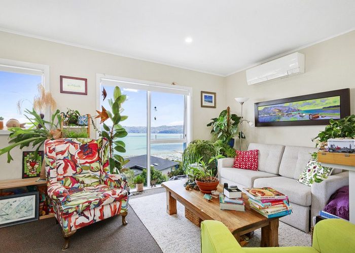  at 8D Nikau Road, Point Howard, Lower Hutt