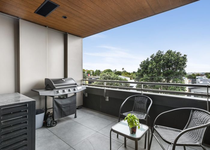  at 202/64 Victoria Street, Onehunga, Auckland