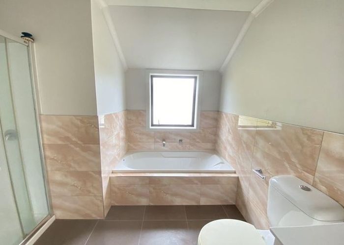  at 1/2 Swan Hill Drive, Glen Eden, Waitakere City, Auckland