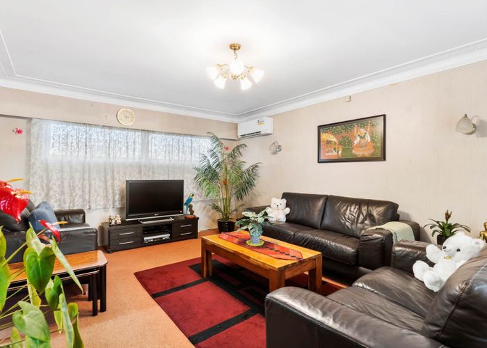  at 7 Holden Place, Manukau, Auckland