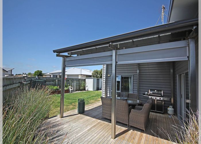  at 10 Story Street, Foxton Beach, Horowhenua, Manawatu / Whanganui