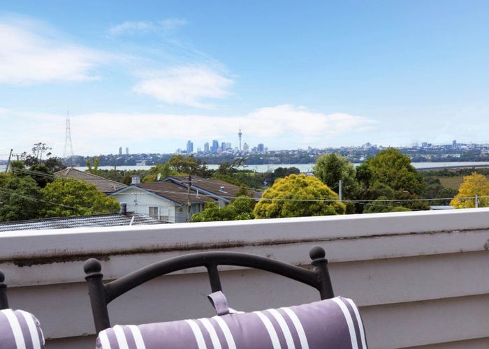  at 10 Merchant Avenue, Te Atatu South, Waitakere City, Auckland