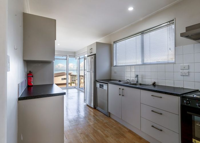  at 1/98 Halsey Drive, Mount Roskill, Auckland