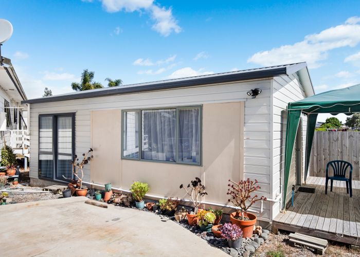  at 27 Kowhai Avenue, KAIAUA, MIRANDA