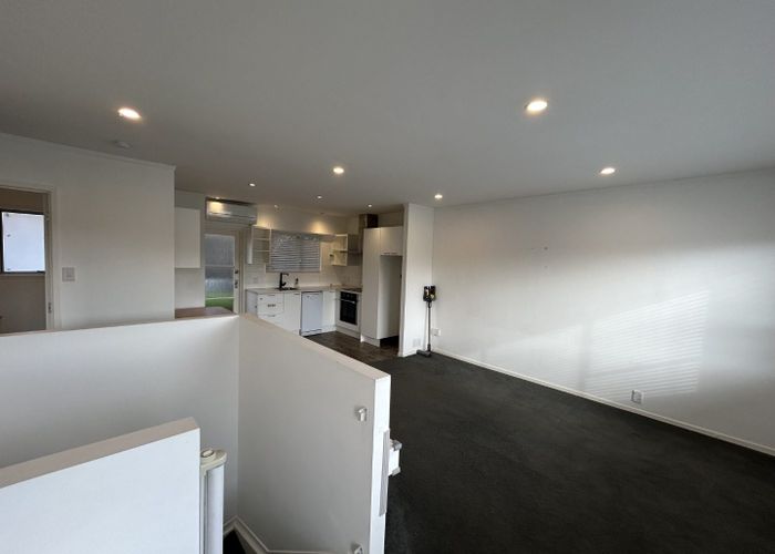  at 84B Peach Road, Glenfield, North Shore City, Auckland