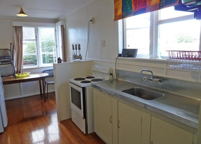  at 3 Esk Street, Roslyn, Palmerston North