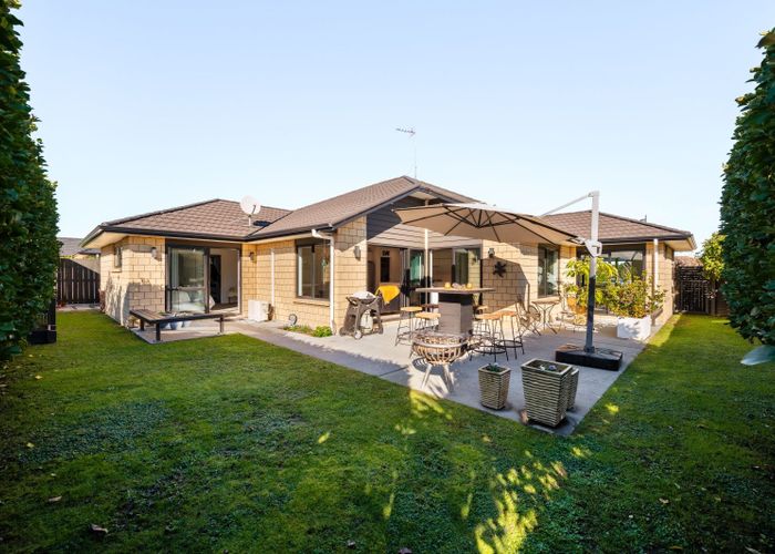  at 10 Kentwood Place, Flagstaff, Hamilton