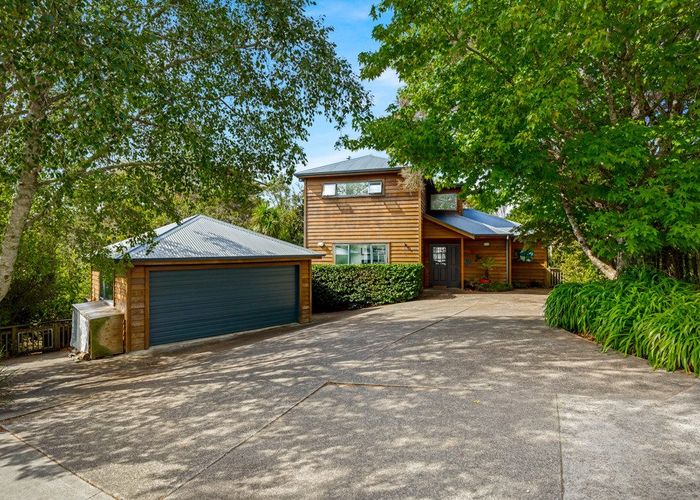  at 4A Pounamu Avenue, Greenhithe, Auckland