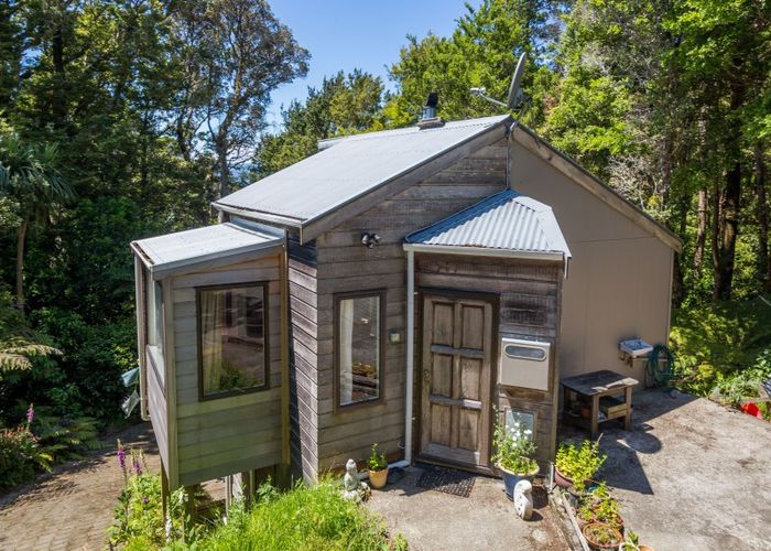  at 92 Avro Road, Blue Mountains, Upper Hutt