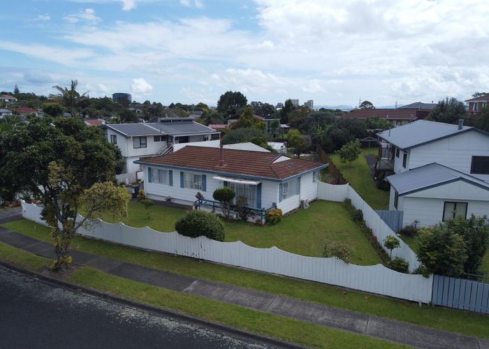  at 40 Charntay Avenue, Manukau, Manukau City, Auckland