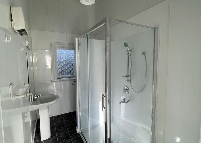  at 27 Bolton Street, Petone, Lower Hutt, Wellington