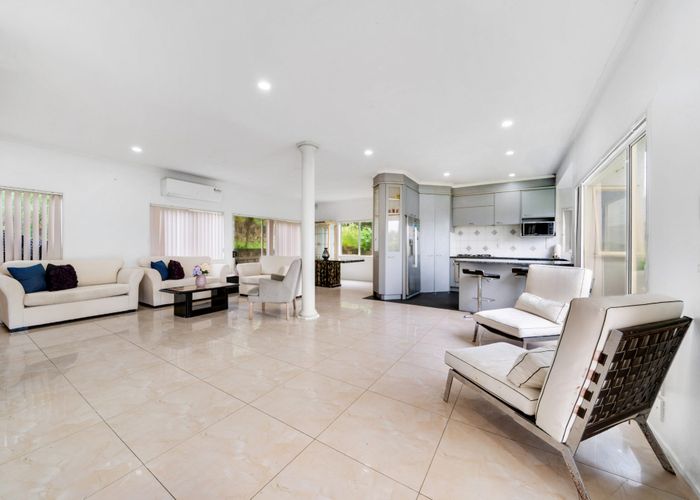  at 13 San Martin Place, Goodwood Heights, Manukau City, Auckland