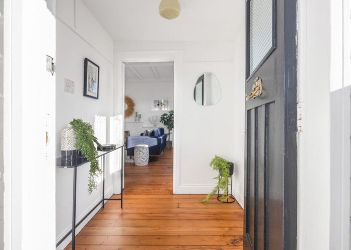  at 52 Puru Crescent, Lyall Bay, Wellington