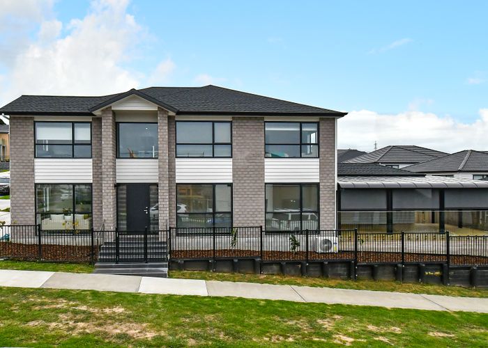  at 1 Aklander Rise, Flat Bush, Auckland