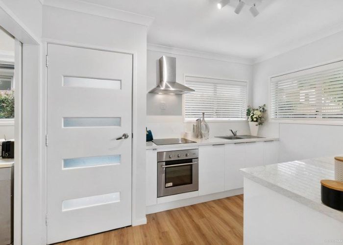  at 21 Rodney Street, Howick, Auckland