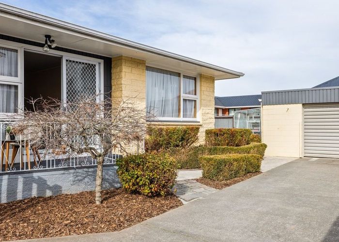  at 2/4 Apollo Place, Papanui, Christchurch