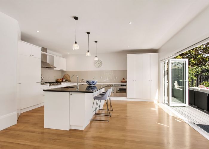  at 5 Queens Avenue, Merivale, Christchurch