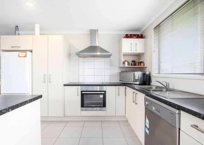  at 38 Cumberland Drive, Flagstaff, Hamilton