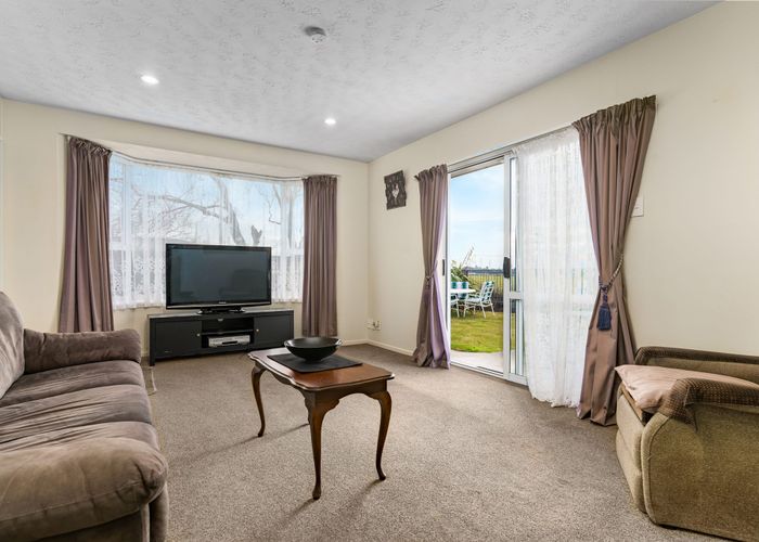  at 2/62 Moffett Street, Islington, Christchurch
